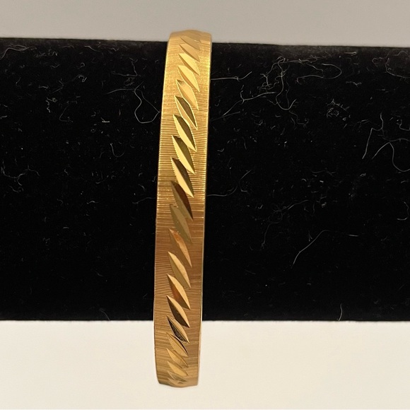 Vintage Monet Gold Tone Bangle Bracelet w/etching. - Picture 2 of 4